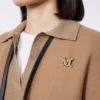 Broszka z monogramem ozdobiona kryształkami, optyczna biel Broszka z monogramem ozdobiona kryształkami, optyczna biel
