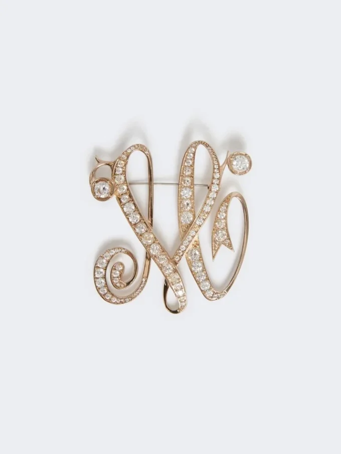 Broszka z monogramem z kryształkami, kolor kości słoniowej Broszka z monogramem z kryształkami, kolor kości słoniowej