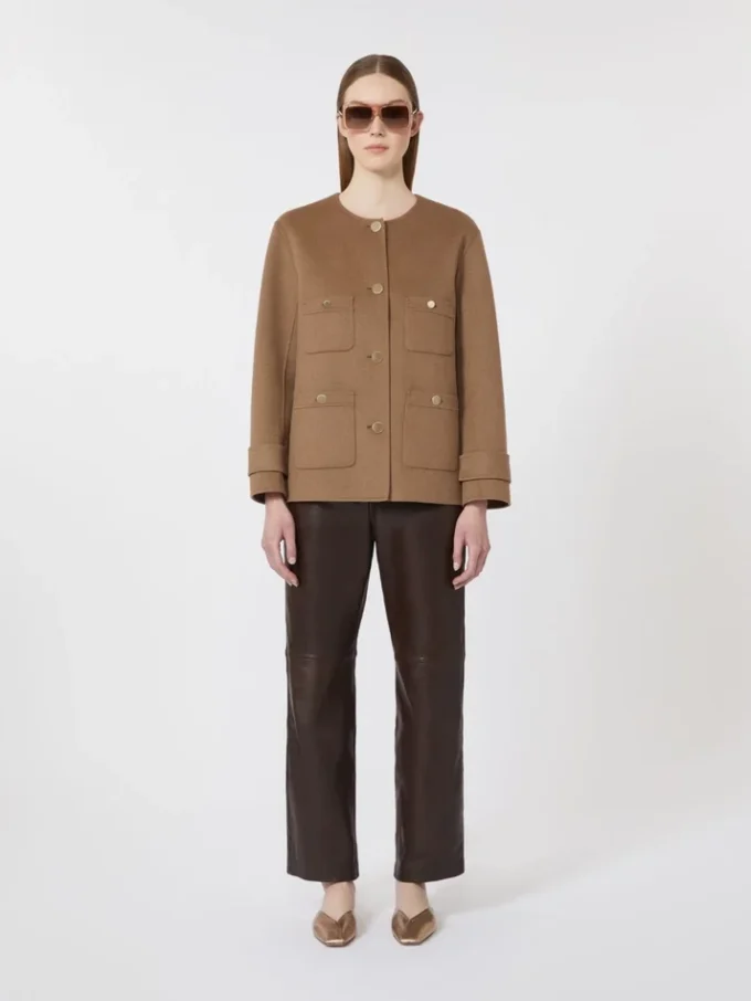 Krótka kurtka z wełnianej tkaniny typu broadcloth, kolor camel Krótka kurtka z wełnianej tkaniny typu broadcloth, kolor camel