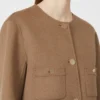 Krótka kurtka z wełnianej tkaniny typu broadcloth, kolor camel Krótka kurtka z wełnianej tkaniny typu broadcloth, kolor camel