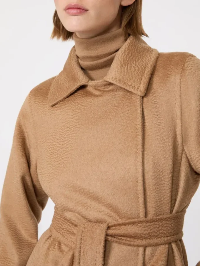 Kultowy płaszcz Manuela, kolor camel Kultowy płaszcz Manuela, kolor camel