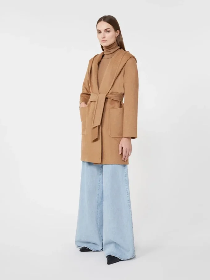 Płaszcz typu robe w kolorze camelowym Płaszcz typu robe w kolorze camelowym