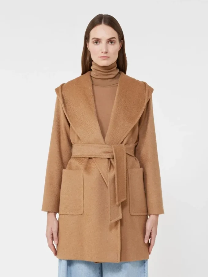 Płaszcz typu robe w kolorze camelowym Płaszcz typu robe w kolorze camelowym