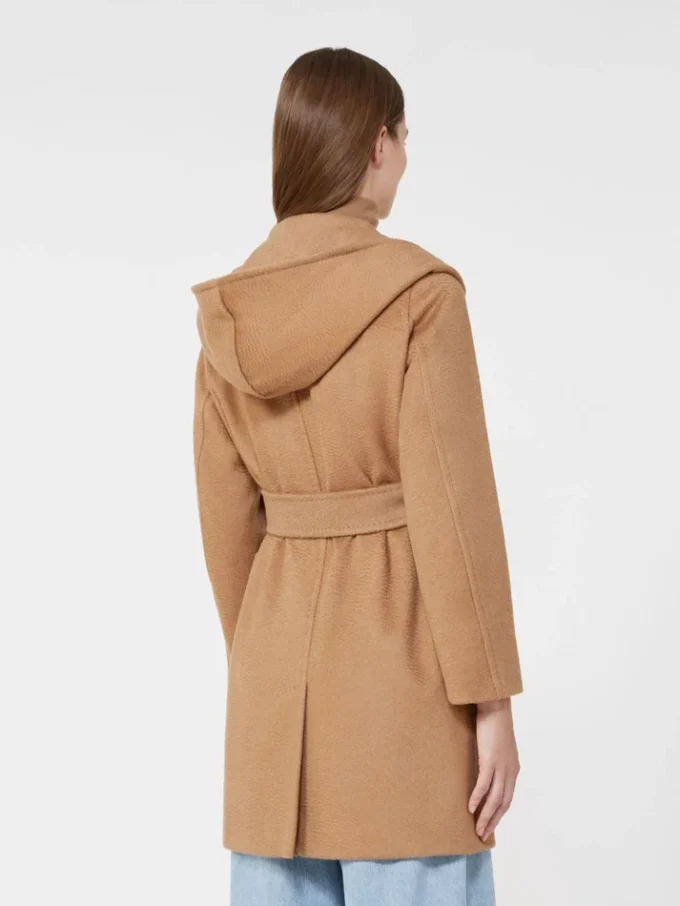 Płaszcz typu robe w kolorze camelowym Płaszcz typu robe w kolorze camelowym