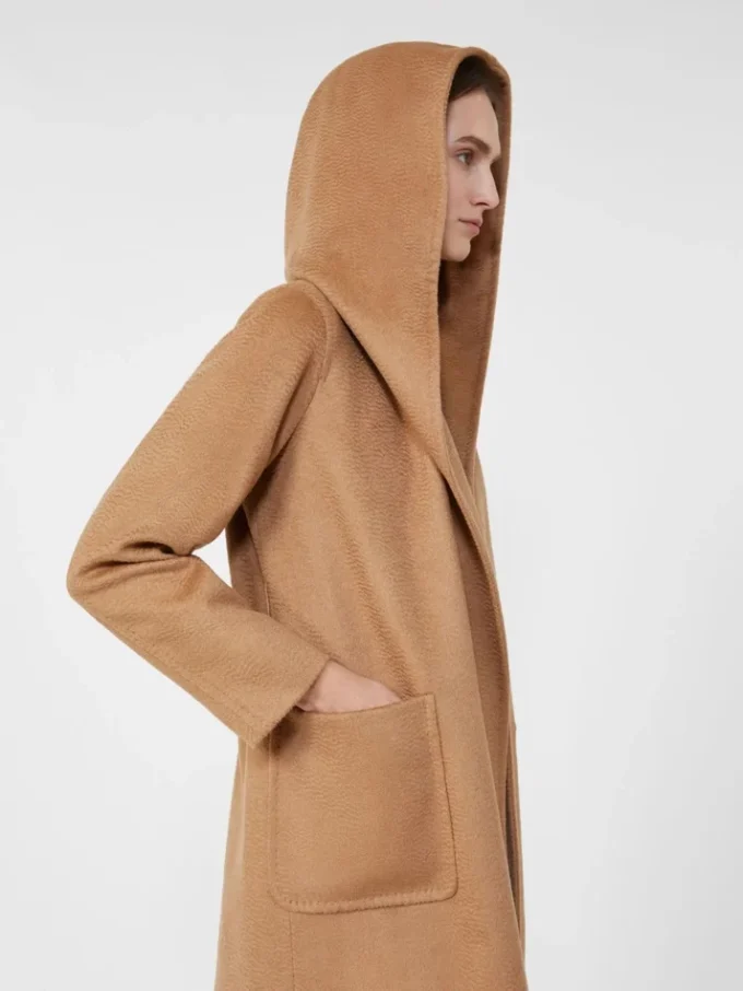 Płaszcz typu robe w kolorze camelowym Płaszcz typu robe w kolorze camelowym
