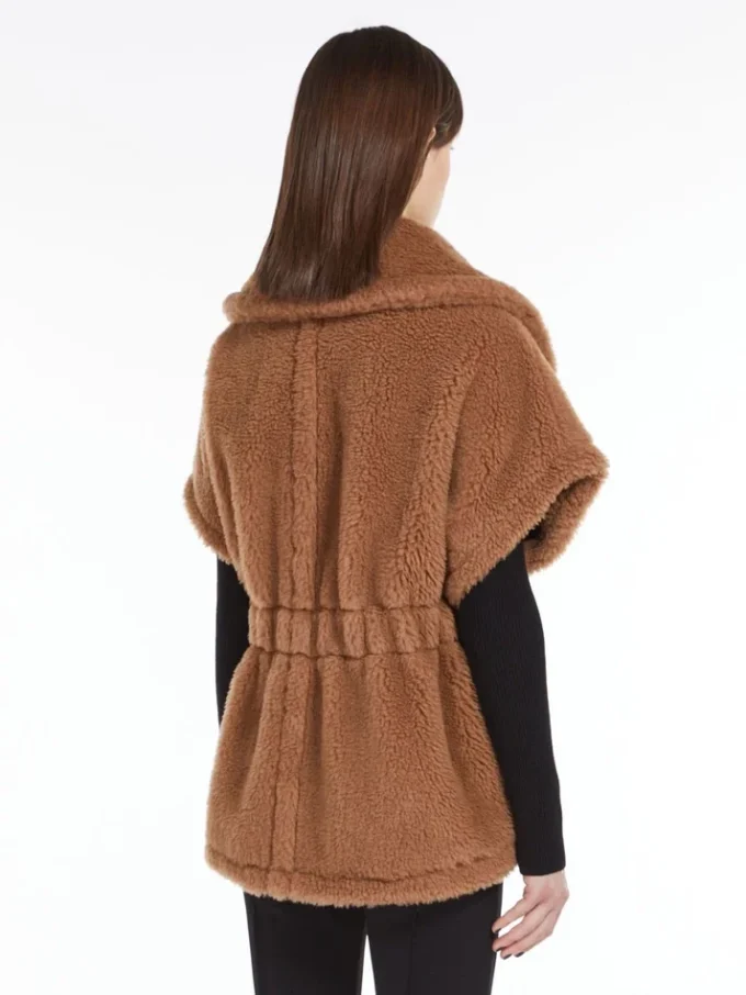 Peleryna z tkaniny teddy, kolor camel