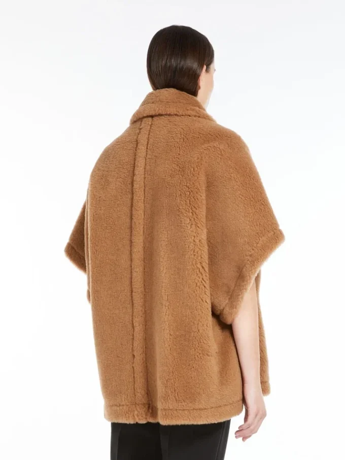 Peleryna z tkaniny teddy, kolor camel