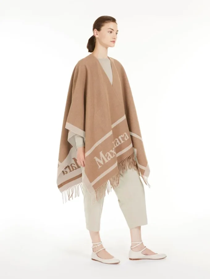 Ponczo z wełny żakardowej, kolor camel Ponczo z wełny żakardowej, kolor camel