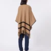 Ponczo z wełny żakardowej, kolor camel Ponczo z wełny żakardowej, kolor camel