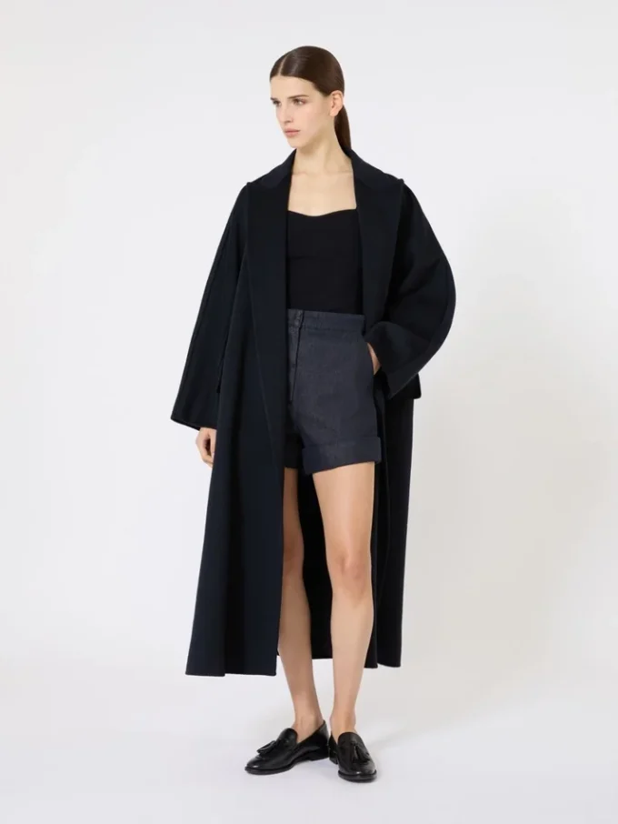 Sweter z dzianiny wełnianej, kolor ultramaryna Sweter z dzianiny wełnianej, kolor ultramaryna