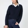 Sweter z kaszmiru z dekoltem w serek, granatowy Sweter z kaszmiru z dekoltem w serek, granatowy