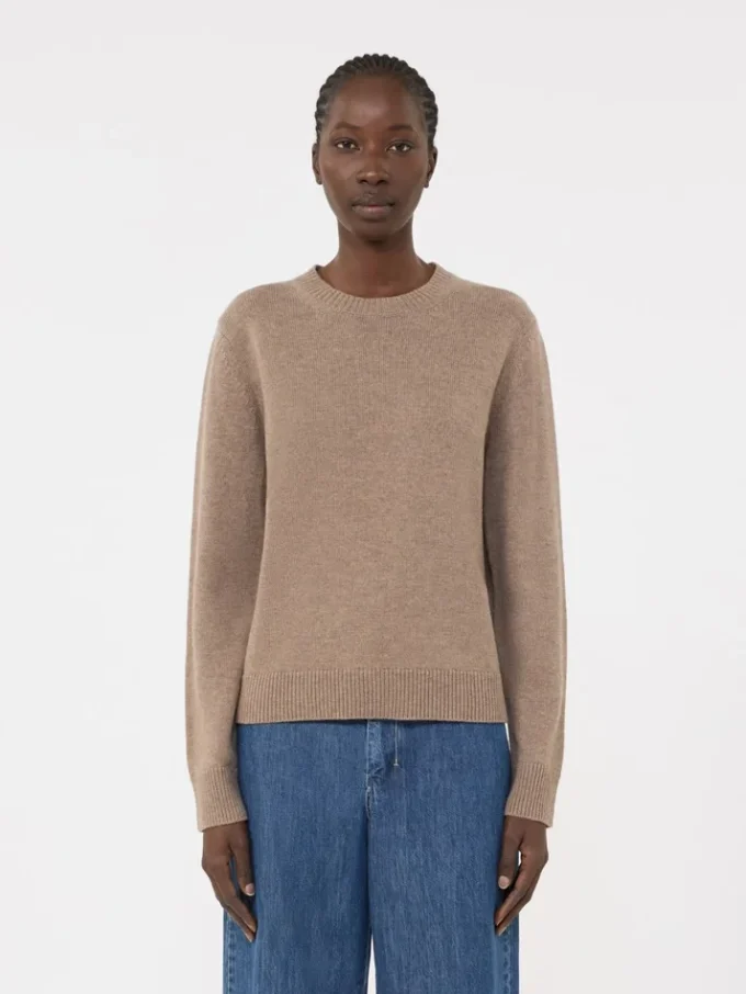 Sweter z wełny i kaszmiru z naszywkami, kolor camel Sweter z wełny i kaszmiru z naszywkami, kolor camel