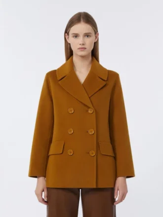 Wełniany płaszcz typu pea coat, kolor musztardowy