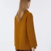 Wełniany płaszcz typu pea coat, kolor musztardowy