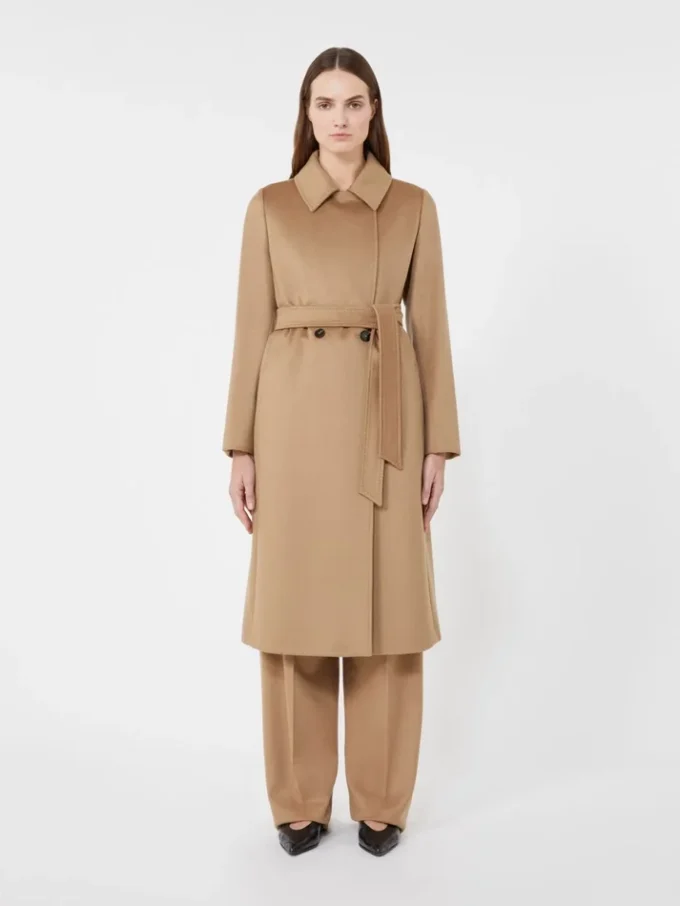 Wełniany płaszcz typu robe, kolor camel